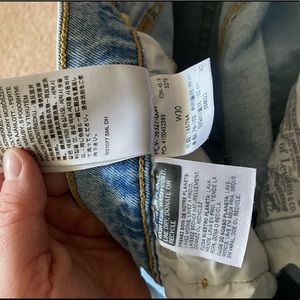 ✨Women’s denim Levi shorts